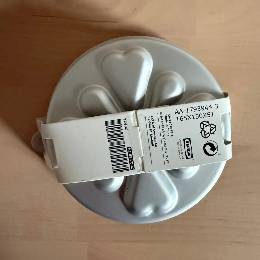 IKEA VARDAGEN Fluted Baking Tin in Silver
